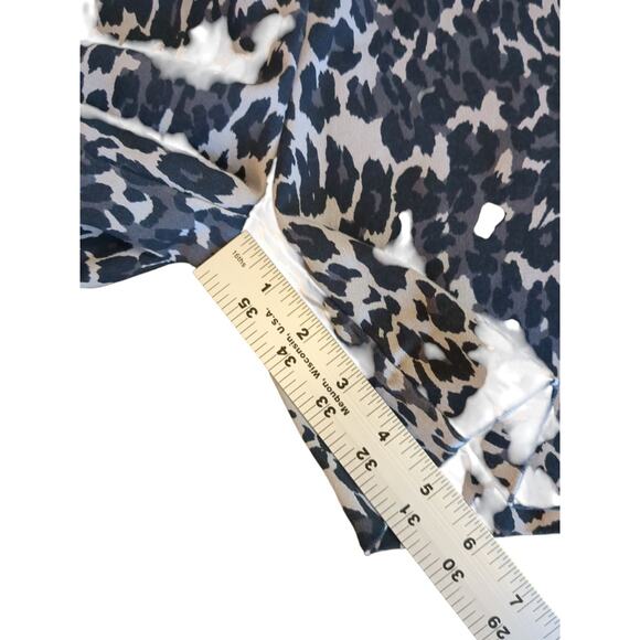 Isaac Mizrahi New York Women's Stretch Leopard Print Shorts Chino Size 4 - Picture 5 of 9